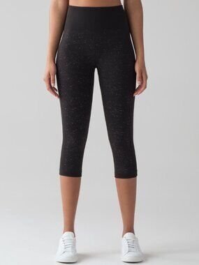 Lululemon Free To Flow Seamless Crop-Size 8- Black / White